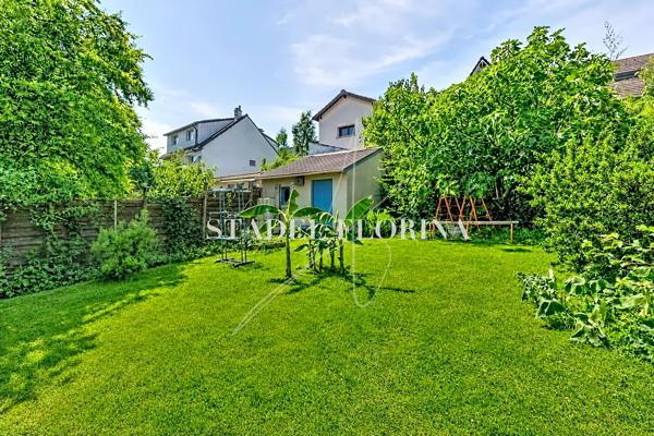 Maison
         6 pièces
        - 132 m² Exclusivité 520 000 € *