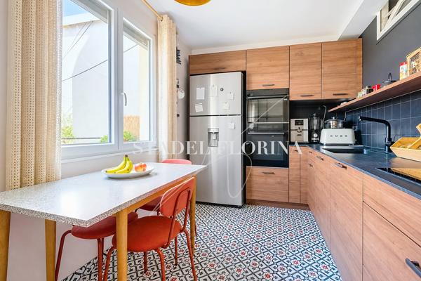 Maison
         6 pièces
        - 132 m² Exclusivité 520 000 € *