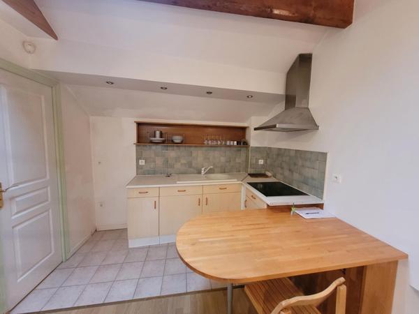 Maison de Ville, plein centre à 1,3km de la gare.