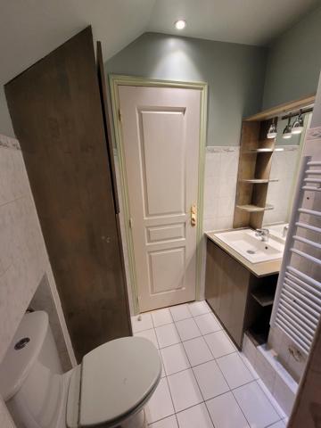 Maison de Ville, plein centre à 1,3km de la gare.