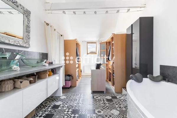 Maison 8 pièces - 230 m² Exclusivité efficity