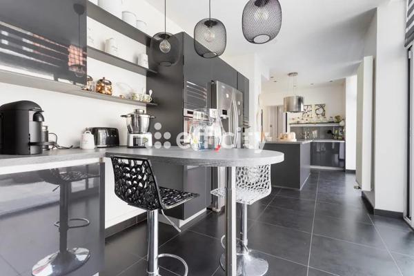 Maison 8 pièces - 230 m² Exclusivité efficity