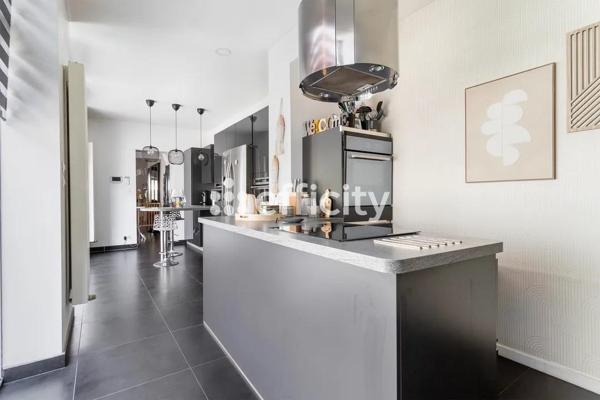 Maison 8 pièces - 230 m² Exclusivité efficity