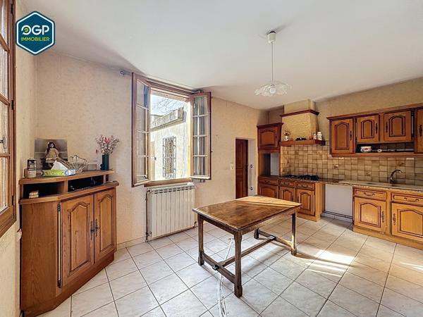 Maison 8 pièces de 147m² à rénover, fort potentiel !