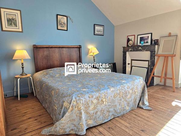 Maison de ville T8 d'env. 236 m2 avec 6 ch, piscine et garage sur PERIGUEUX (24000)