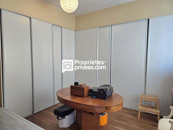 Maison de ville T8 d'env. 236 m2 avec 6 ch, piscine et garage sur PERIGUEUX (24000)