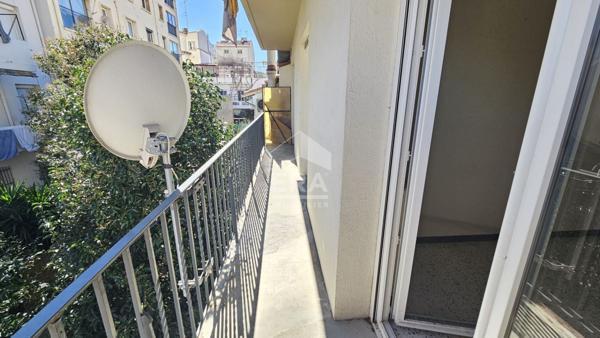 A vendre - Perpignan - Appartement - 3 chambres - Exterieur - Garage 