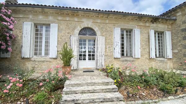 Maison familiale et dépendances au cœur de l’Entre-deux-Mers