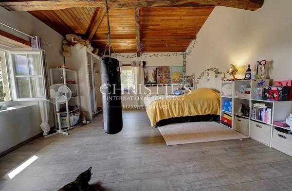 Maison familiale et dépendances au cœur de l’Entre-deux-Mers