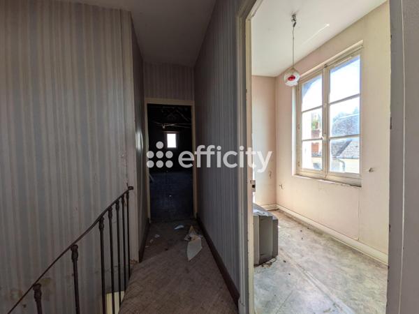 Immeuble
        
        - 180 m² 118 000 € *