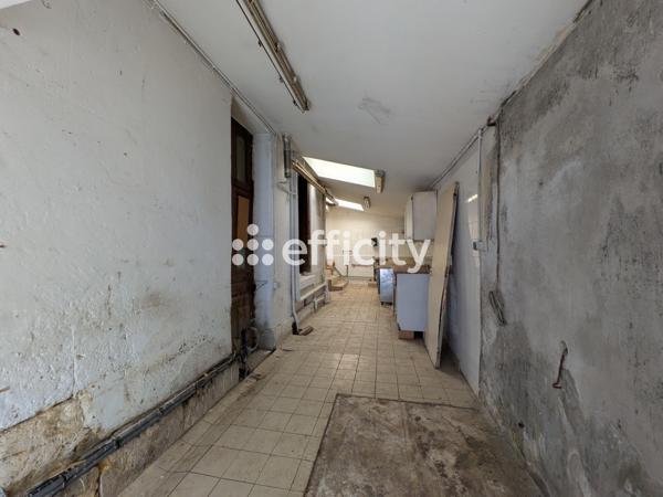 Immeuble
        
        - 180 m² 118 000 € *