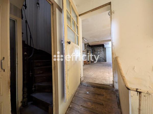 Immeuble
        
        - 180 m² 118 000 € *