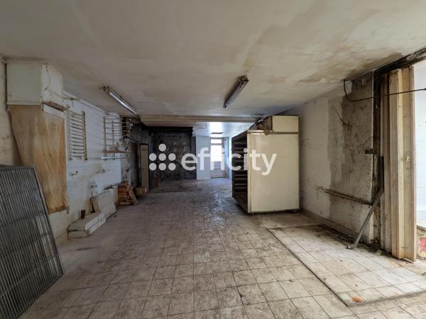 Immeuble
        
        - 180 m² 118 000 € *