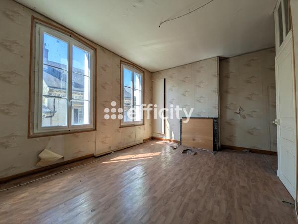 Immeuble
        
        - 180 m² 118 000 € *