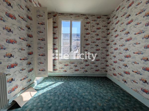 Immeuble
        
        - 180 m² 118 000 € *