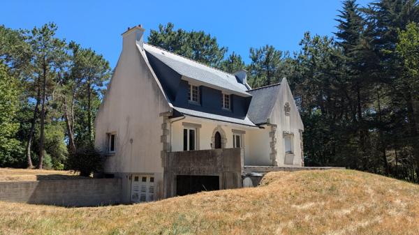Maison familiale de 5 chambres à rénover – Sous-sol complet – Terrain de 8 291 m² – À 1,6 km de la Petite Mer de Gâvres