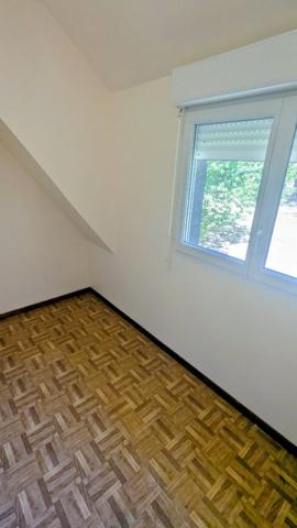 Maison familiale de 5 chambres à rénover – Sous-sol complet – Terrain de 8 291 m² – À 1,6 km de la Petite Mer de Gâvres