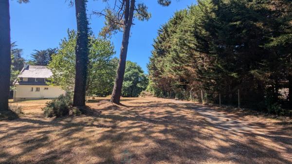Maison familiale de 5 chambres à rénover – Sous-sol complet – Terrain de 8 291 m² – À 1,6 km de la Petite Mer de Gâvres