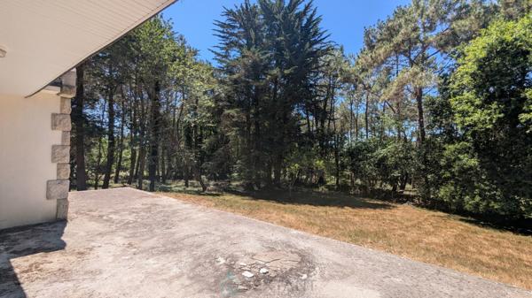 Maison familiale de 5 chambres à rénover – Sous-sol complet – Terrain de 8 291 m² – À 1,6 km de la Petite Mer de Gâvres