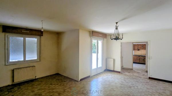 Maison familiale de 5 chambres à rénover – Sous-sol complet – Terrain de 8 291 m² – À 1,6 km de la Petite Mer de Gâvres
