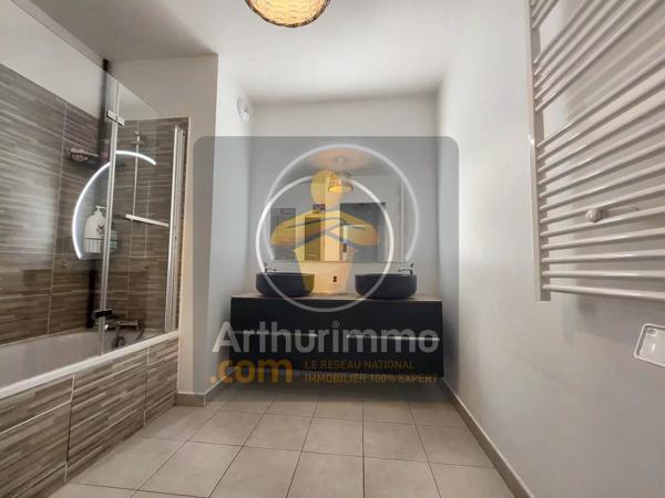 Vente                                                      Appartement
                        
                     3 pièces                      69 m2                     à Ormesson-sur-Marne