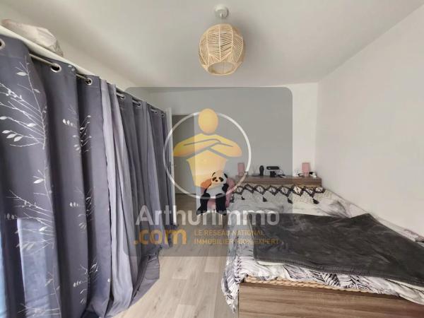Vente                                                      Appartement
                        
                     3 pièces                      69 m2                     à Ormesson-sur-Marne