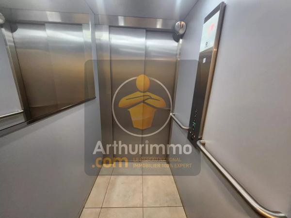 Vente                                                      Appartement
                        
                     3 pièces                      69 m2                     à Ormesson-sur-Marne