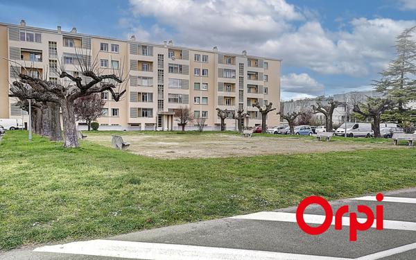 Appartement à vendre    3 pièces •  Bourgoin-Jallieu