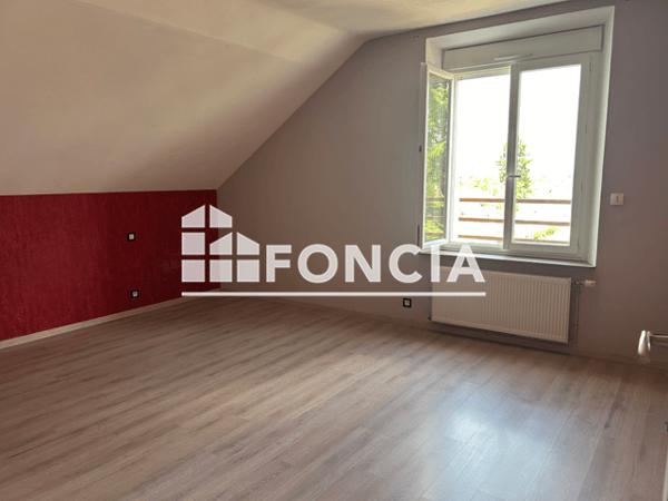 Location Appartement 3 pièces 79.1 m² - 5 RUE ALBERT THIERRY Montargis 45200