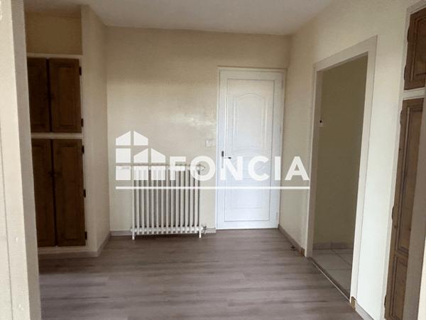 Location Appartement 3 pièces 79.1 m² - 5 RUE ALBERT THIERRY Montargis 45200