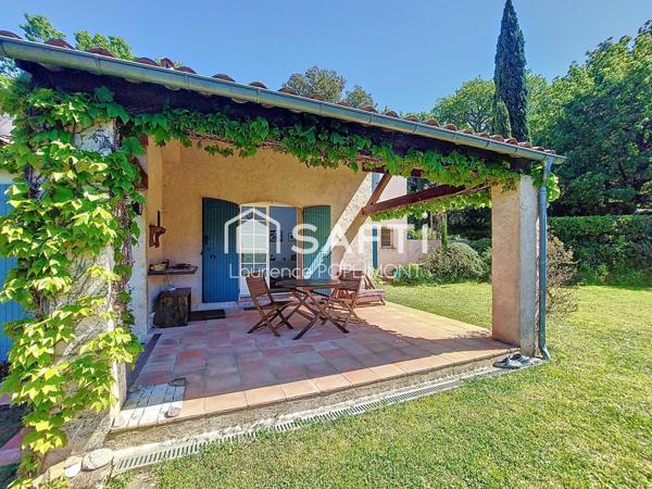 Bastide de 225 m2, 15 min de Saint-Tropez, plage à 10 min, village de Grimaud à pieds.