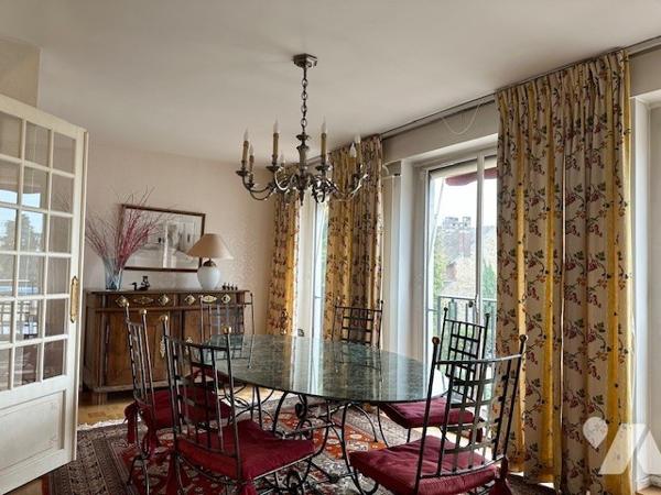 Appartement à Vendre à Enghien-les-Bains (95880) en Val-d'Oise (95), 5 pièces avec parking et cave
