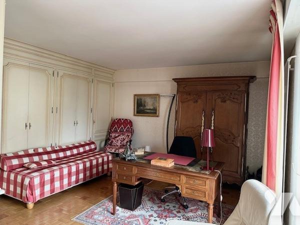 Appartement à Vendre à Enghien-les-Bains (95880) en Val-d'Oise (95), 5 pièces avec parking et cave