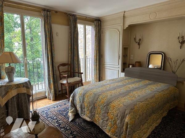 Appartement à Vendre à Enghien-les-Bains (95880) en Val-d'Oise (95), 5 pièces avec parking et cave