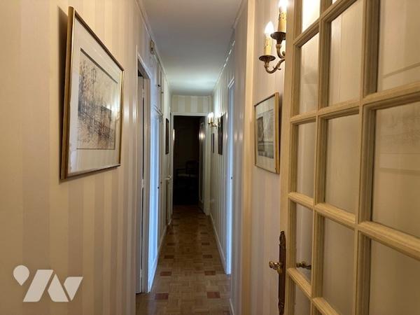 Appartement à Vendre à Enghien-les-Bains (95880) en Val-d'Oise (95), 5 pièces avec parking et cave
