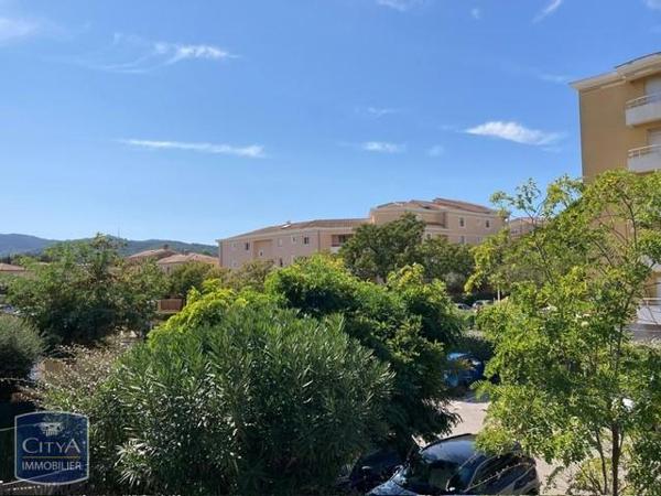 Appartement à louer 1 pièce 27.8m² La Seyne-sur-Mer (83500)