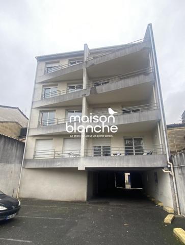 Bordeaux Centre Sud ,Entrée Rue de Pessac: T1 LIBRE avec balcon et possibilité d'un parking privatif !