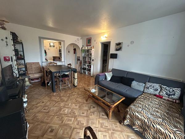 Appartement 4 pièce(s) 83 m2 - Ascenseur - Place de stationnement