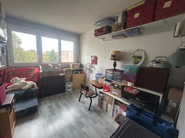 Appartement 4 pièce(s) 83 m2 - Ascenseur - Place de stationnement