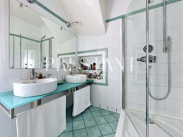 Demeure familiale – 4 chambres – Maison de gardien – garage – jardin clos de 1800m², SAINT REMY LES CHEVREUSE