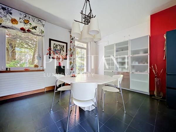 Demeure familiale – 4 chambres – Maison de gardien – garage – jardin clos de 1800m², SAINT REMY LES CHEVREUSE