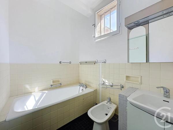 Appartement à vendre  2 pièces - 63 m 2   CHATOU  - 78
