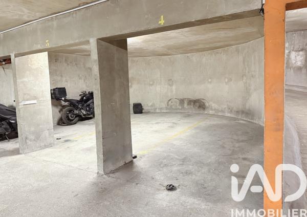 Parking à vendre 12 m² Paris 17