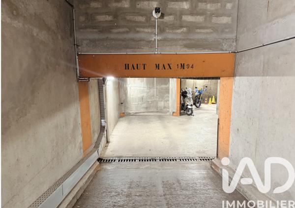 Parking à vendre 12 m² Paris 17