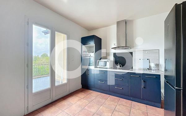 Maison à vendre    9 pièces •  Saint-Hilaire-Peyroux