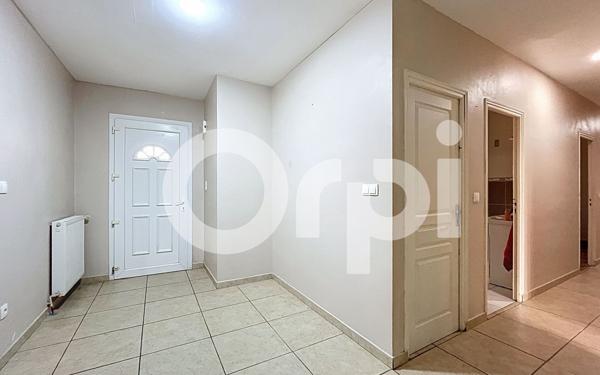 Maison à vendre    9 pièces •  Saint-Hilaire-Peyroux