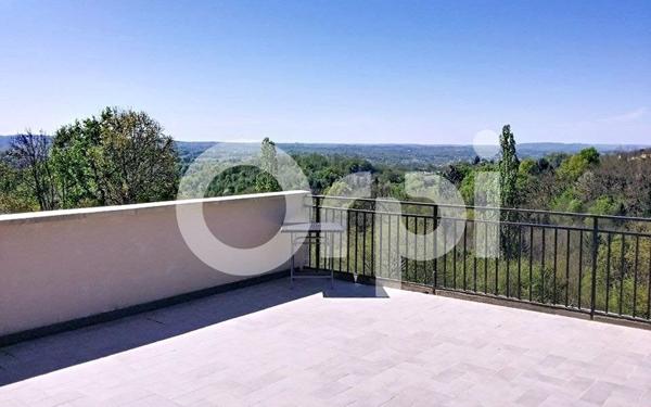 Maison à vendre    9 pièces •  Saint-Hilaire-Peyroux