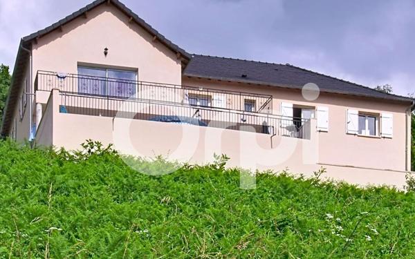 Maison à vendre    9 pièces •  Saint-Hilaire-Peyroux