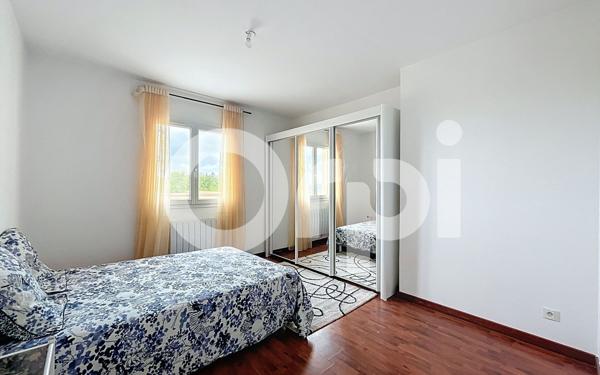 Maison à vendre    9 pièces •  Saint-Hilaire-Peyroux