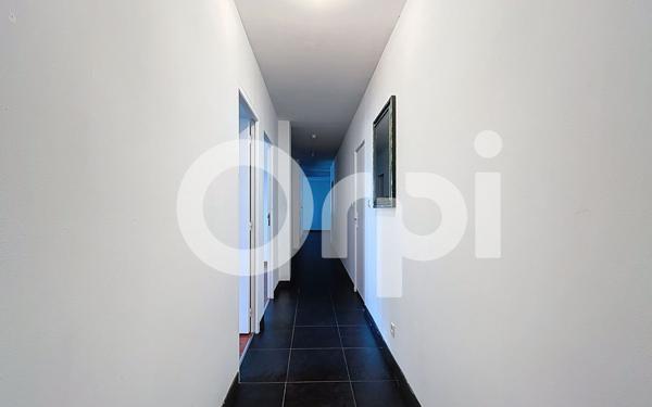 Maison à vendre    9 pièces •  Saint-Hilaire-Peyroux